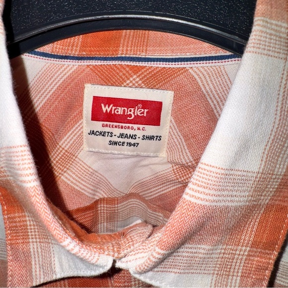 Wrangler® Men's Slim Fit Long Sleeve Woven Twill Shirt Size L, NWT - Picture 10 of 13